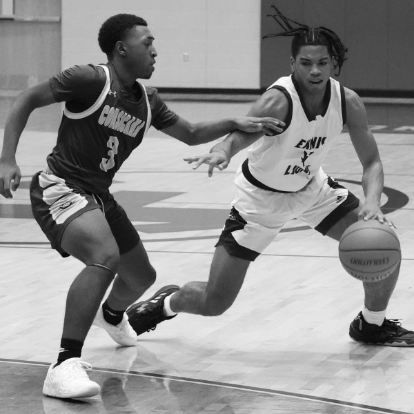 United effort spurs Ennis rout of Tigers