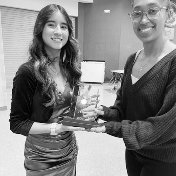 Ennis runners receive Cross Country awards