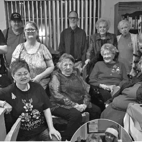Oak Timbers residents treated to Christmas Party