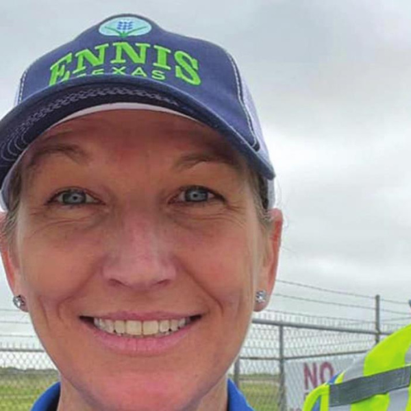 Ennis Cares distributes food for 500+ families