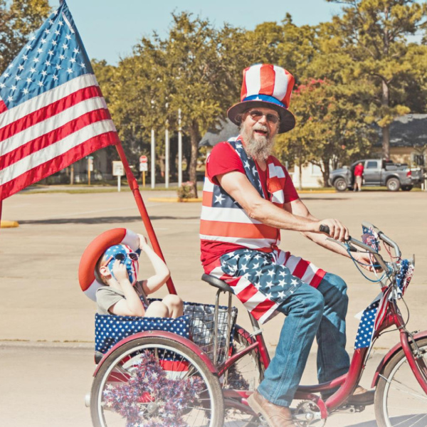 Pedaling patriots whirl downtown