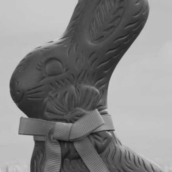 Make your own chocolate Easter bunnies