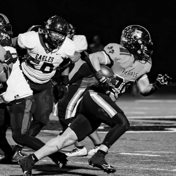 Ferris falls to Benbrook, 39-27