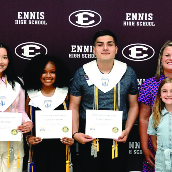 Ennis seniors awarded scholarships