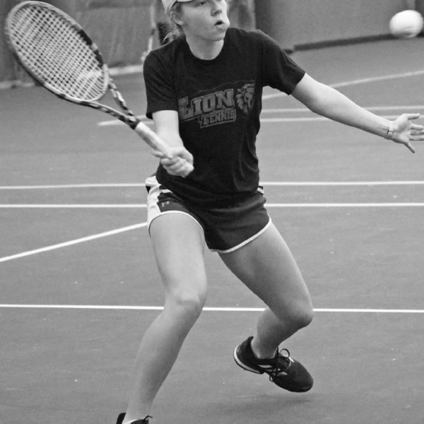 Howard, Noel lead Ennis rackets at 287 tourney