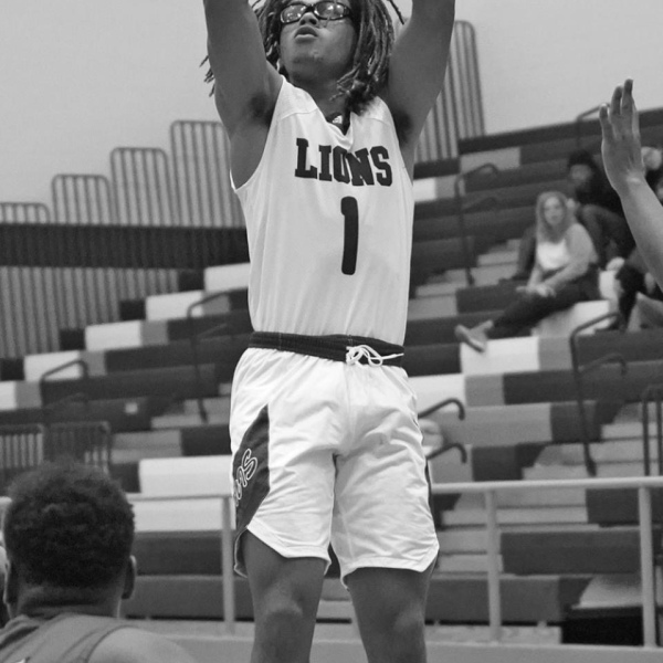 Ennis hoopsters are at Midlothian on Dec. 21