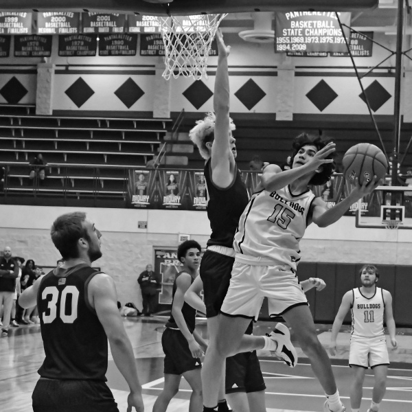 Seniors lead New Waverly past Palmer, 57-51