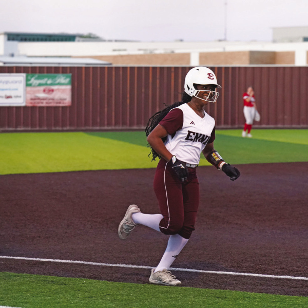 Lady Lions hammer Terrell, remain in first