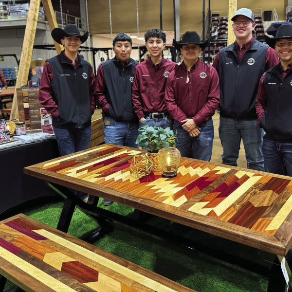 Ennis ISD students create winning table, benches