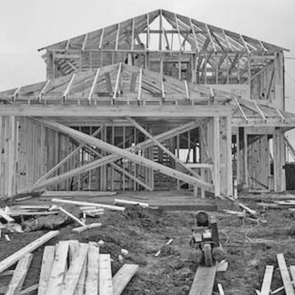 Housing construction resumes at Cummins Creek