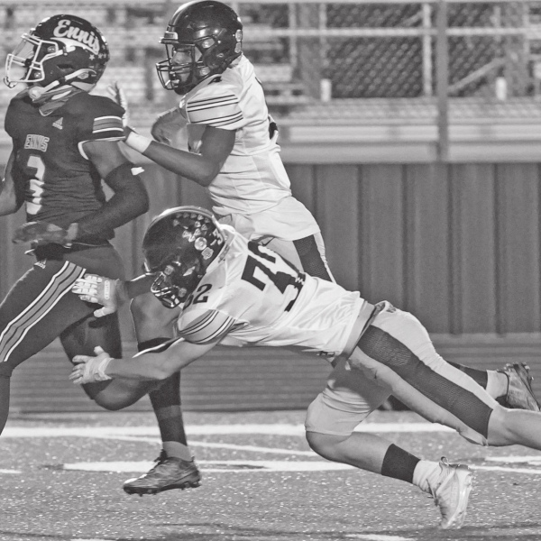 Ennis hosts Hawks in big-time opener