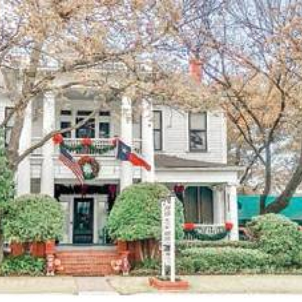 Christmas Home Tour sparkles