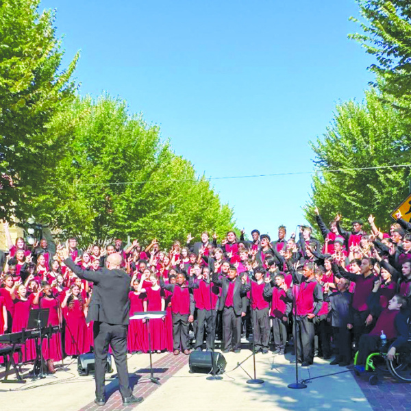 Ennis Choir makes a joyful sound