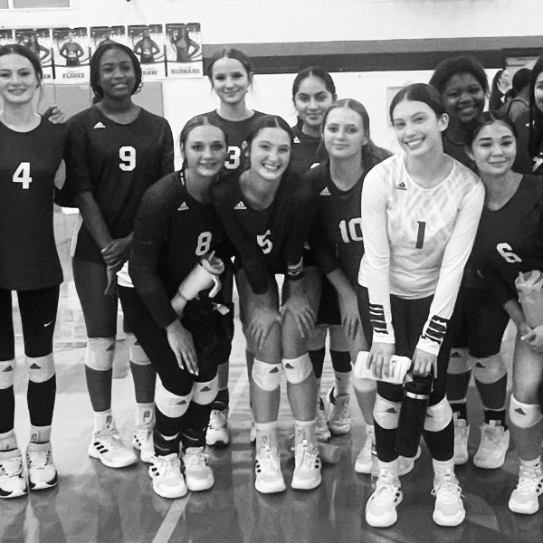 Ennis VB rebounds, top Tigers, 3-2