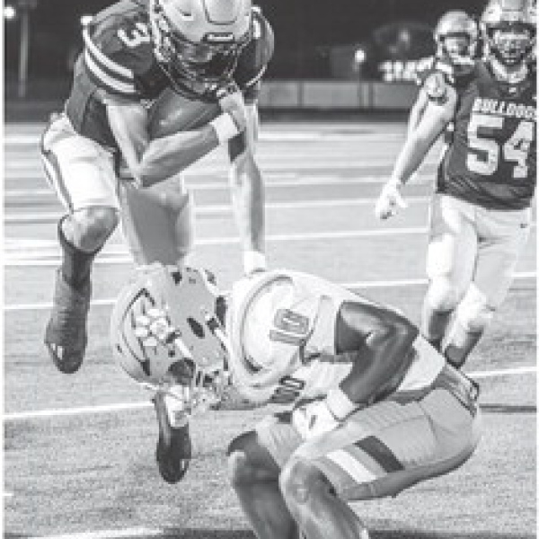 Lightning strikes edge Palmer, 52-44
