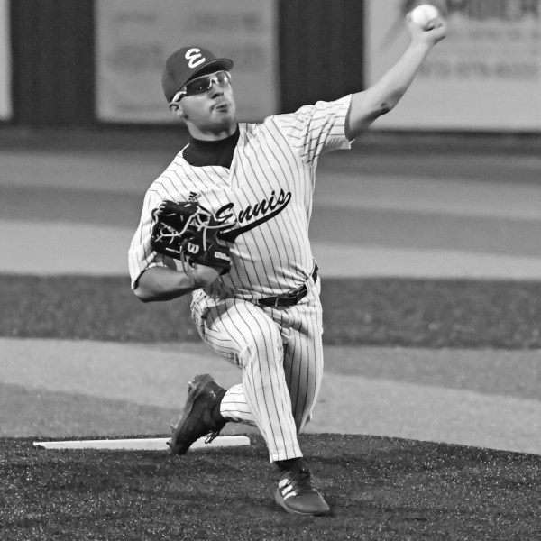 Ennis blanks Sherman, 1-0, on Castillo gem