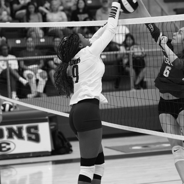 Mills, Ennis VB come up big