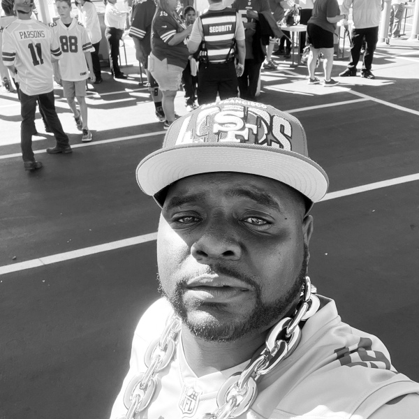 Faithful 49er fan attends Super Bowl