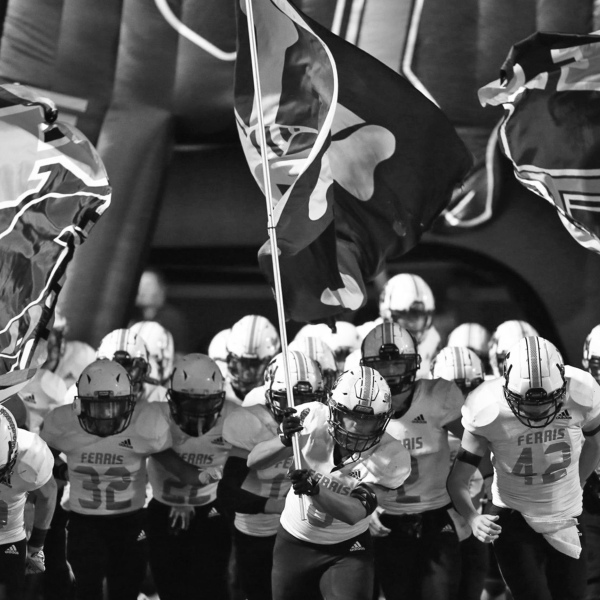 Sunnyvale powers past Ferris, 38-14