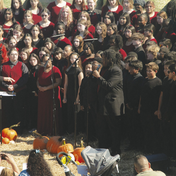 Ennis choir aces fall concert
