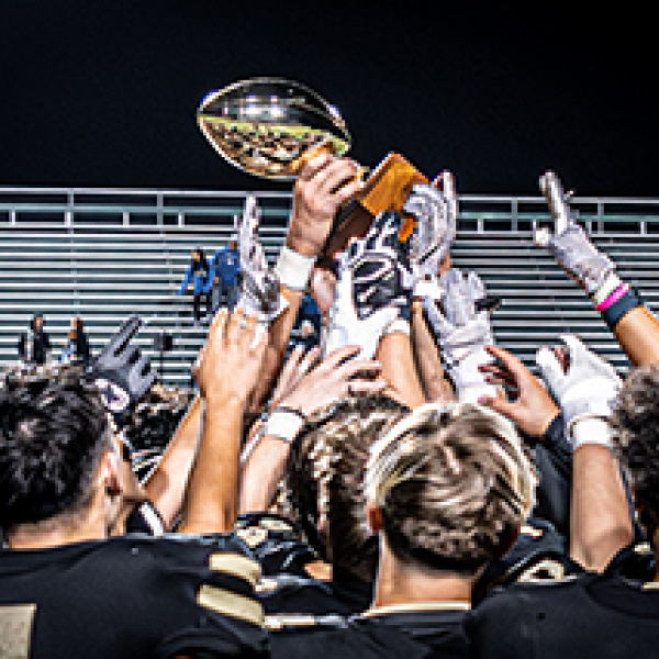 Palmer rallies past Whitney, 41-32