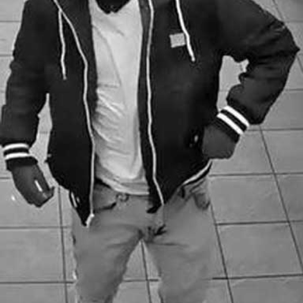 Suspects sought in purse snatching incident in Red Oak