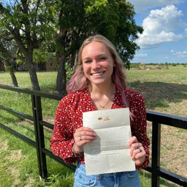 Ennis GK Bell awarded scholarship