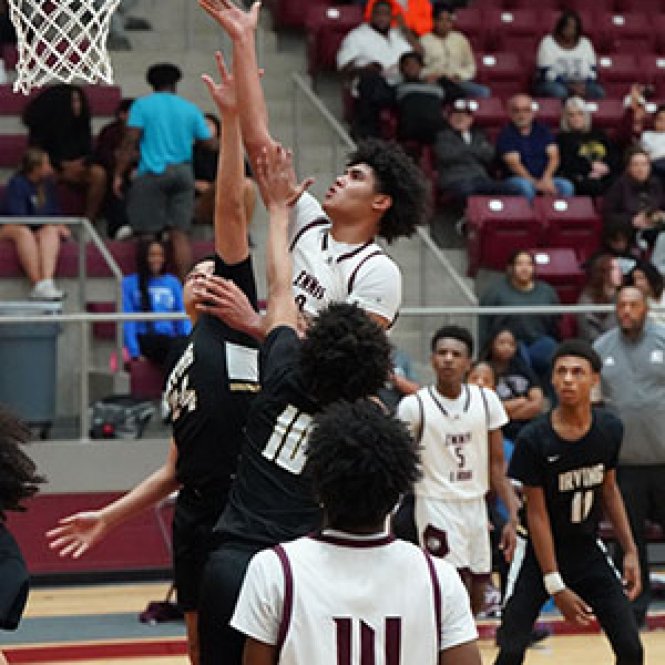 Ennis hoops rebuild, seek playoff berth
