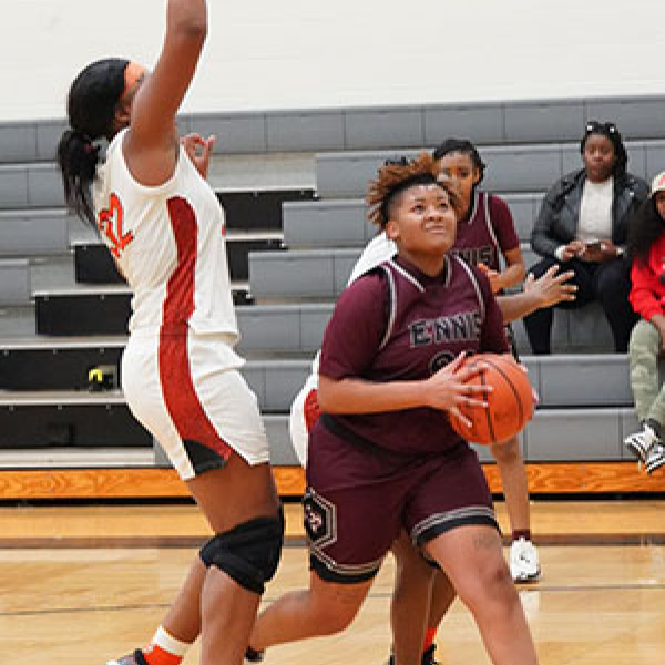 Ennis hoopsters earn tournament wins