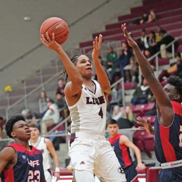 Ennis splits with Cleburne, Lions move into third