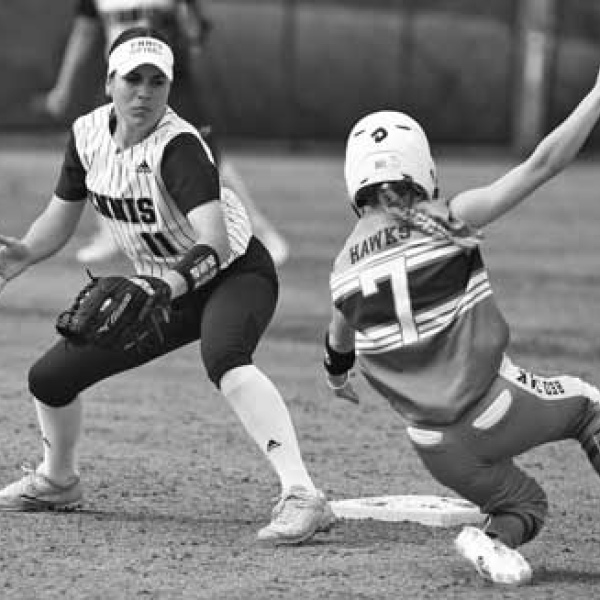 Softball seniors to get serenaded by parade