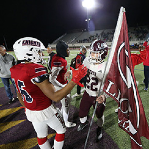 Ennis steadfast in Class 5A, Division II