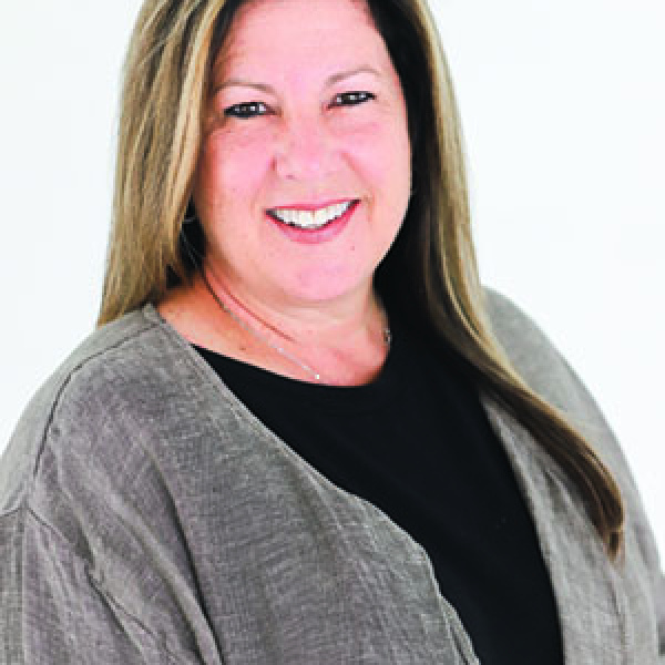 Isbell tops field of five, elected mayor