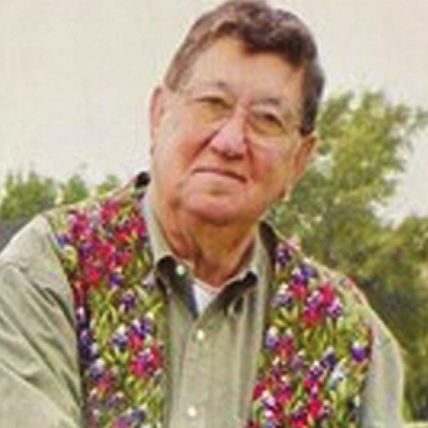 Ennis says goodbye to ‘The Bluebonnet Man’