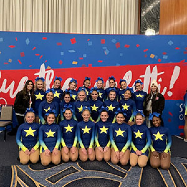 Ennis Cheer at Thanksgiving Day Parade