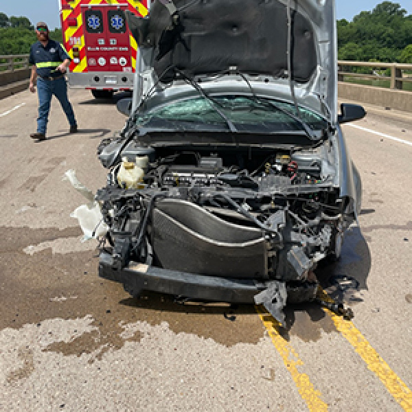 Accident closes Lk Bardwell bridge