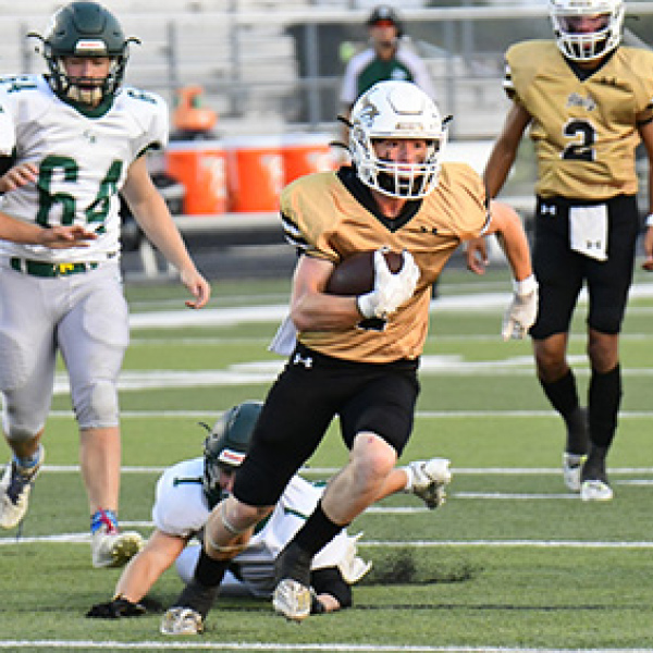 Italy turns back Wampus Cats, 15-14
