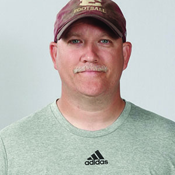 Ennis football coach does one-eighty to Howe
