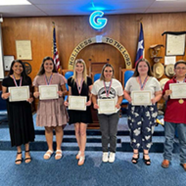 Masons award eight from Ennis H.S.