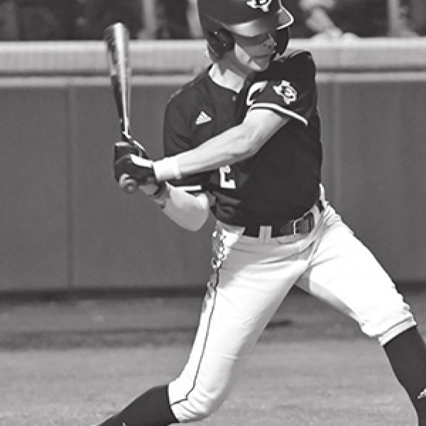 Midlo edges Ennis, 3-2, in district debut