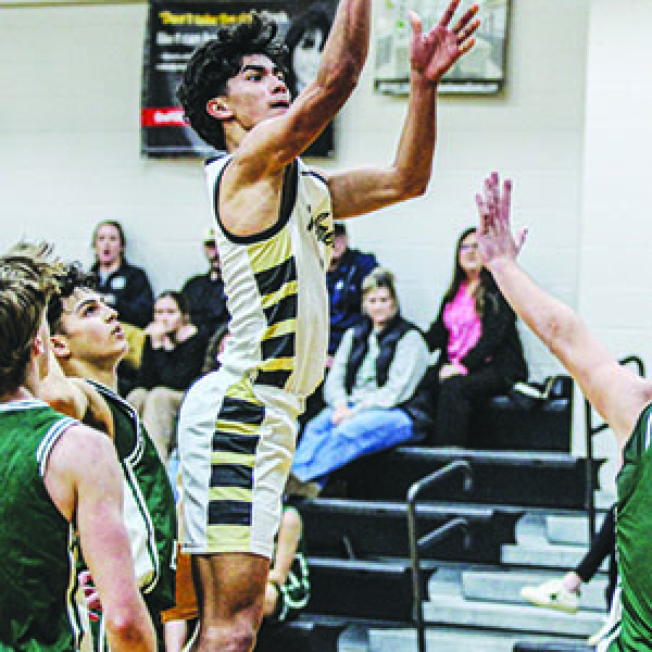 Bulldogs win by whisker, 60-59