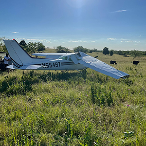 Small plane crashes in Ennis