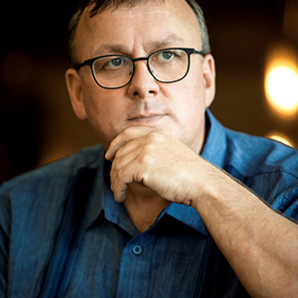 World-renowned organist Stefan