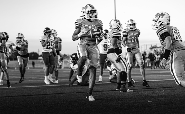 Aaden Rankin powers his way to one of his two touchdowns. Courtesy Photo/Alma Muirhead